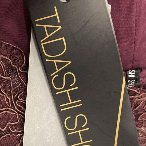 NWT Corded Embroidery on Tulle ¾ Sleeve Gown - Picture 7 of 15